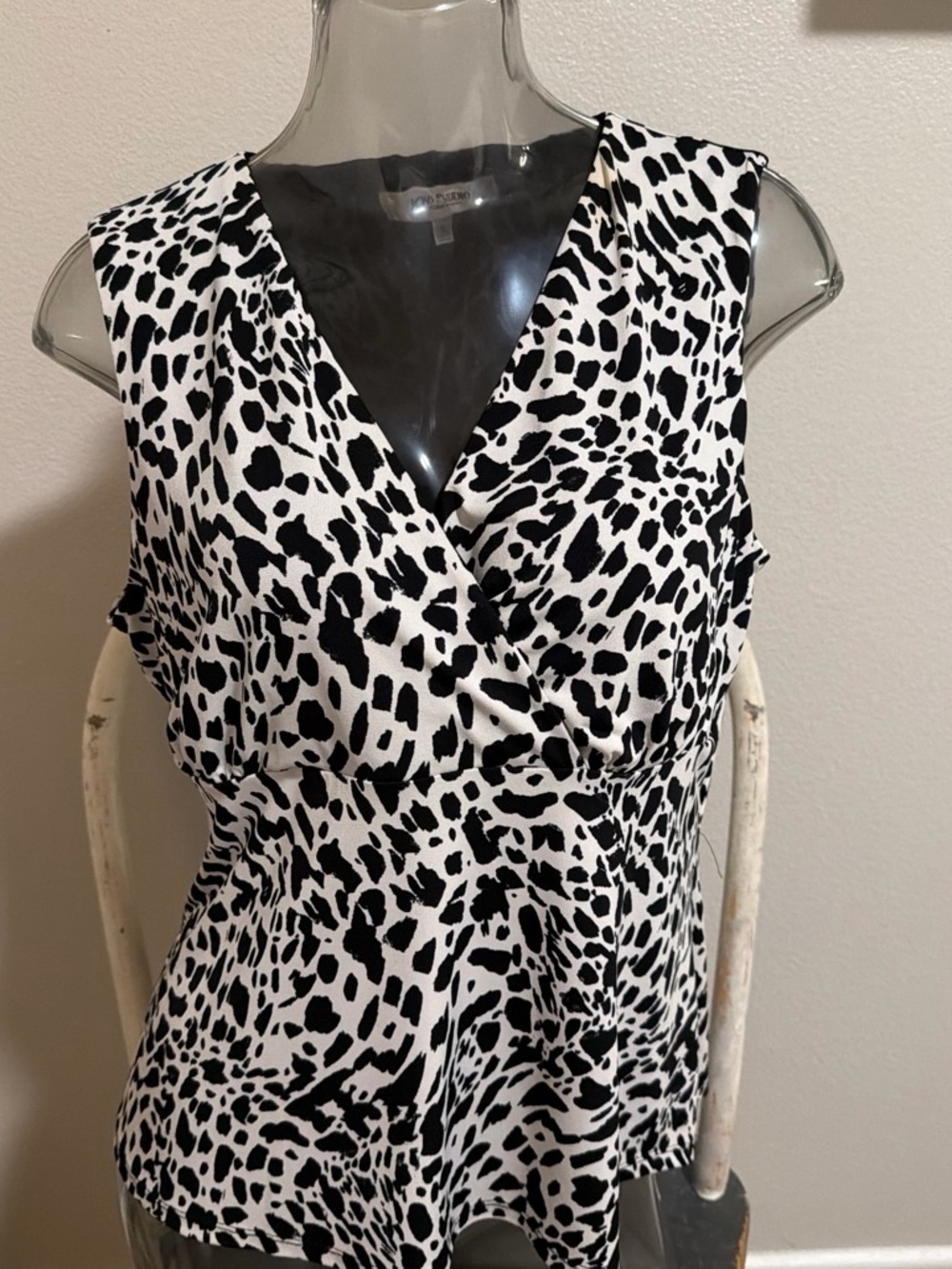 Jones Studio Black & White Animal Print Wrap-Style Camisole